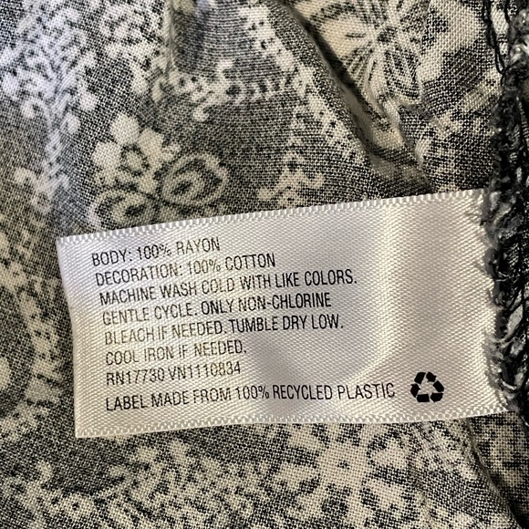 Mossimo Supply Co. Black and White Graphic Cut Out Tank Top - Picture 5 of 5